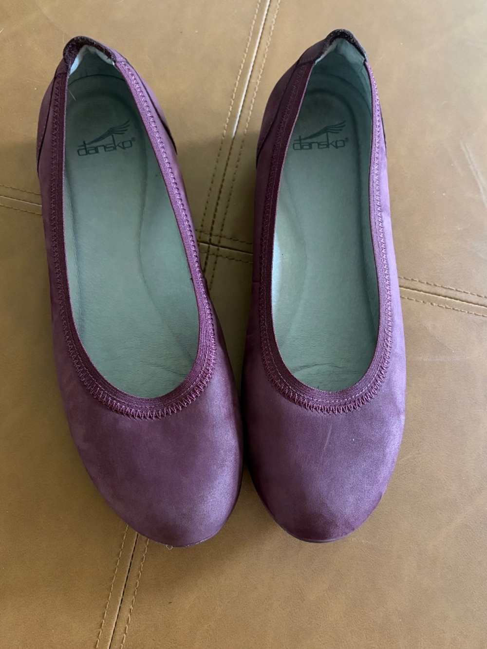 Dansko Kristen Ballet Flats Wine/Burgundy Milled womens 41 EU or 10.5-11 US cute